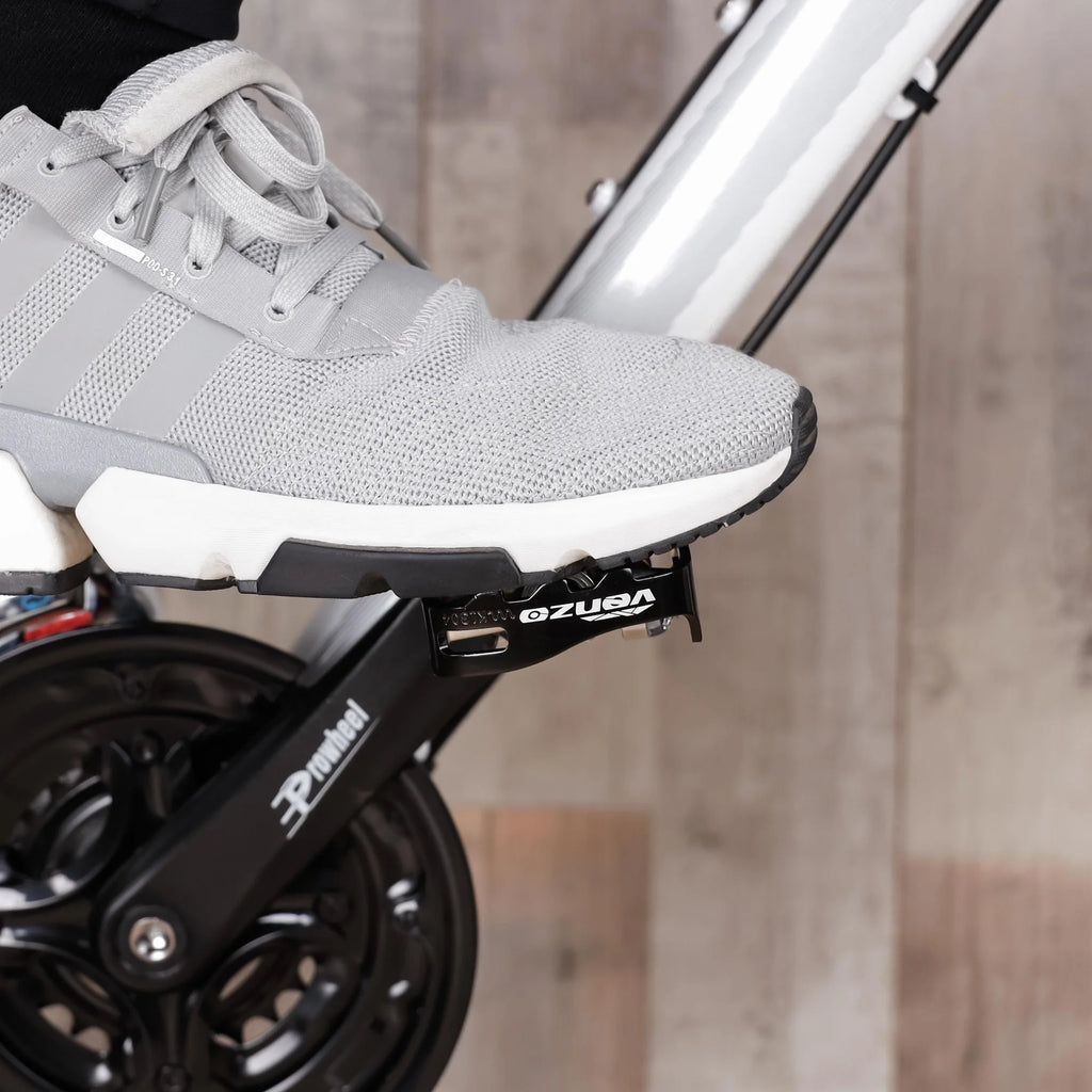 Men's Cycling Shoes With Pedals & Cleats - Size 49 A44616