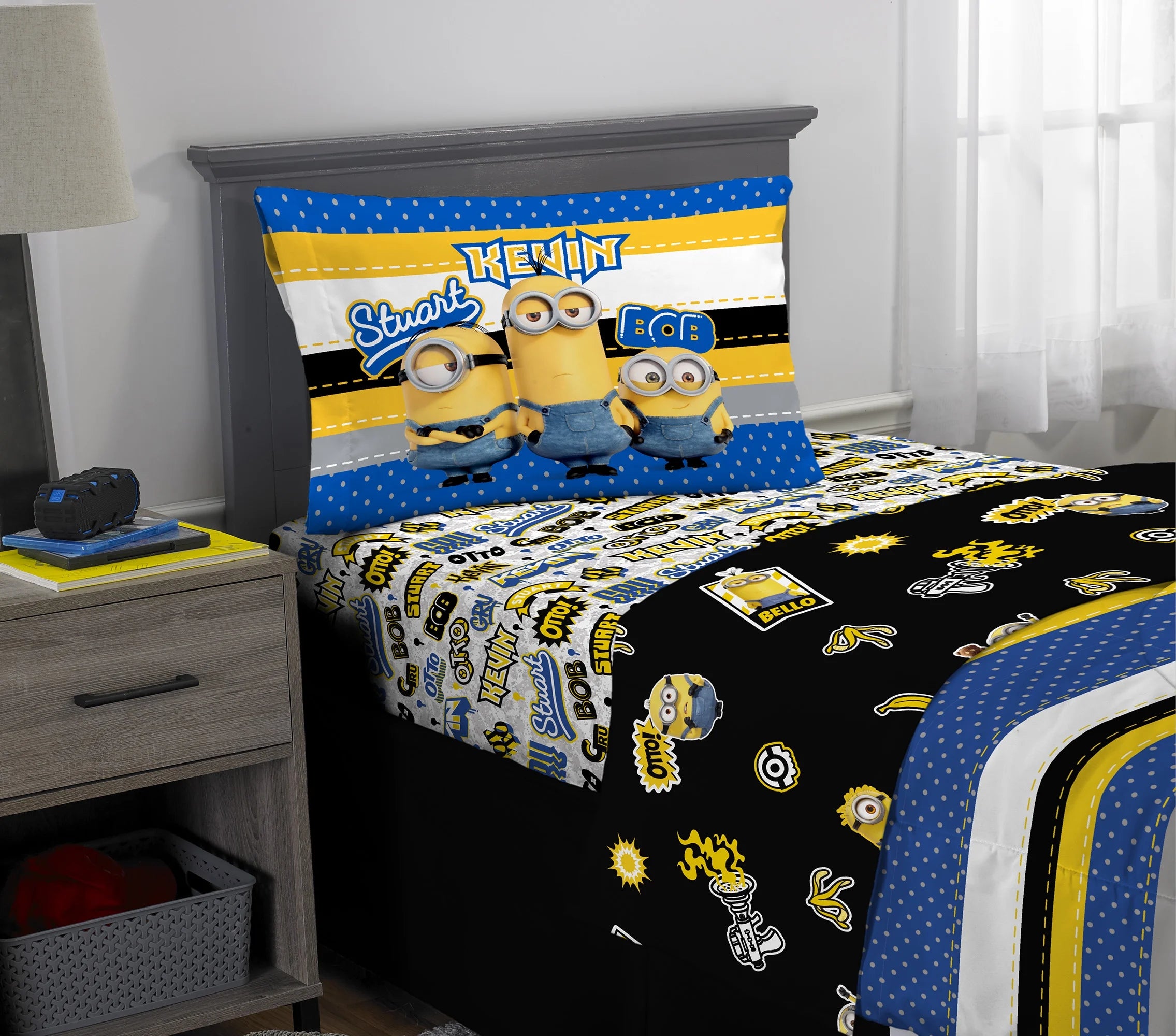 Reversible Blue and Yellow Kids Comforter and Sham Set H237