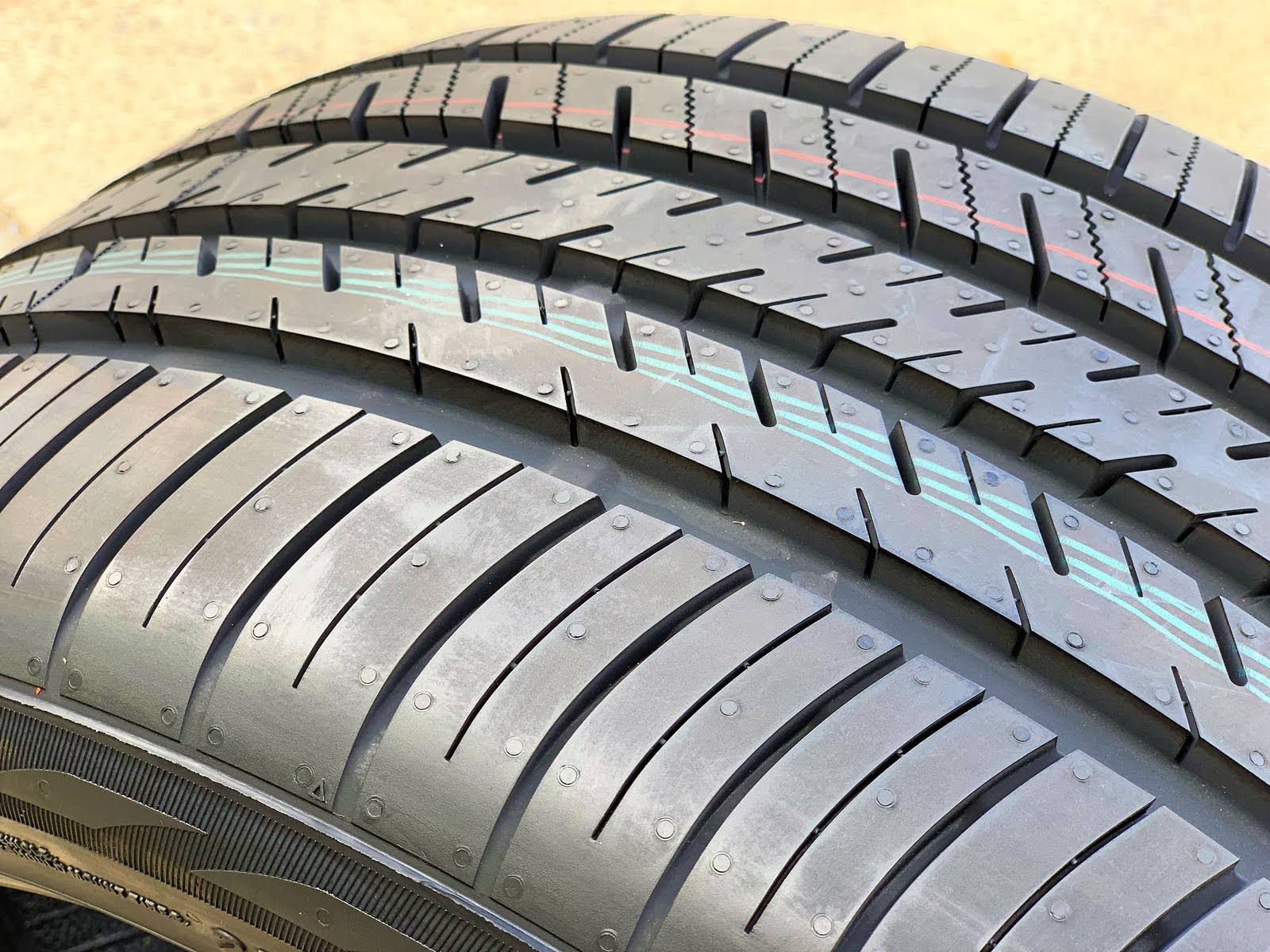 255/35R19 XL 96Y Atlas Force UHP High Performance All Season Tire O54403