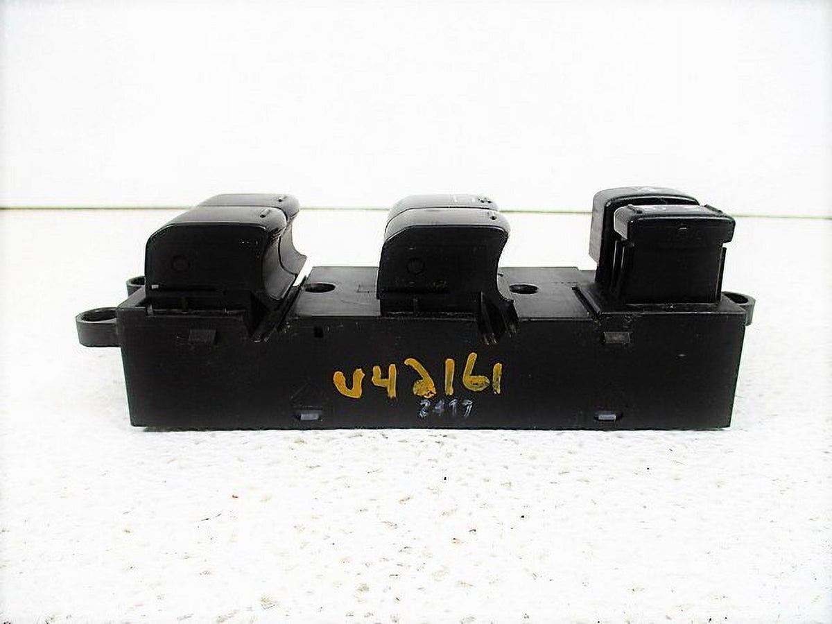 Pre-Owned Subaru Forester Driver Master LH Auto Window Lock Switch J55739
