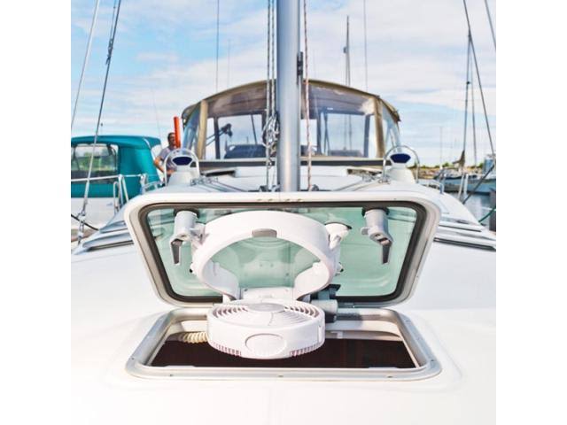 12V Hatch Fan with Suction Mount and Light L199596