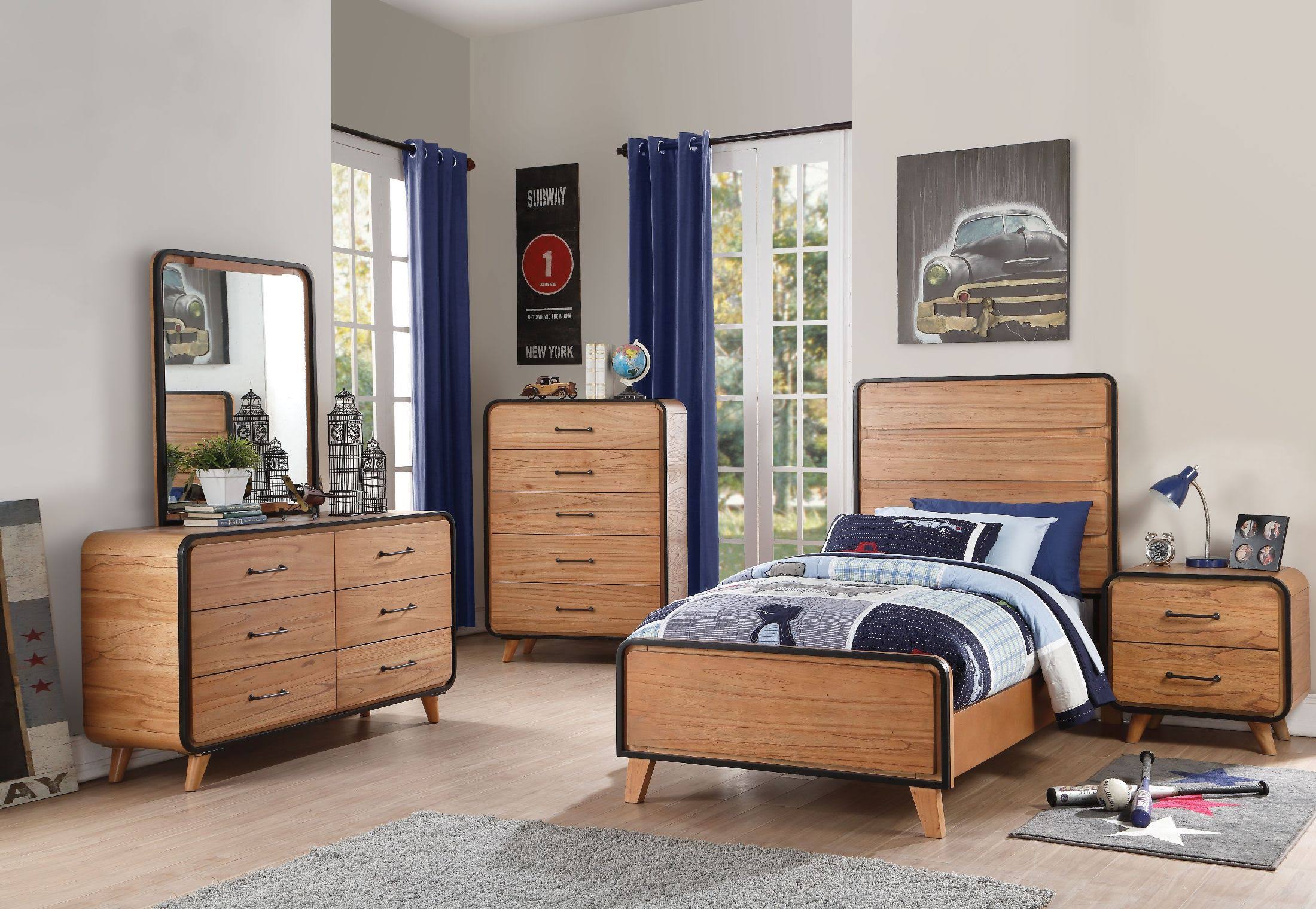 Oak Black Chest Y591888