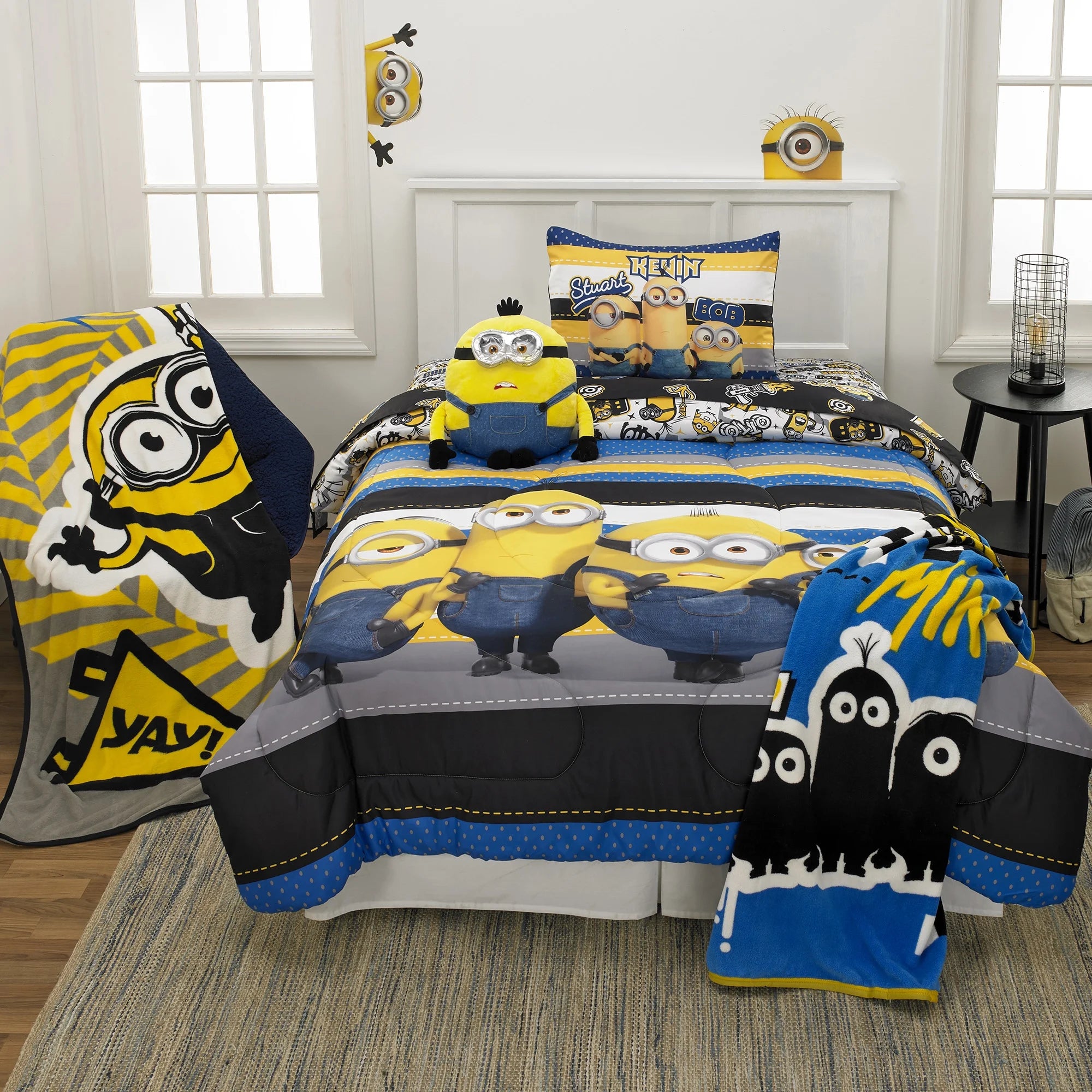 Reversible Blue and Yellow Kids Comforter and Sham Set H237